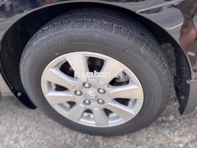 Toyota Camry 5 chỗ màu Đen