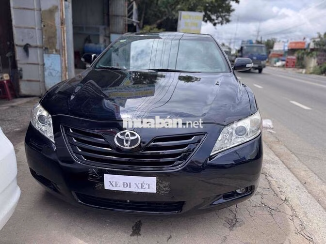 Toyota Camry 5 chỗ màu Đen