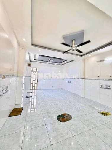 Cho thuê nhà nguyên căn mới đẹp tại Bình Tân thuận tiện qua tên lửa