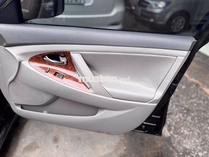 Toyota Camry 5 chỗ màu Đen