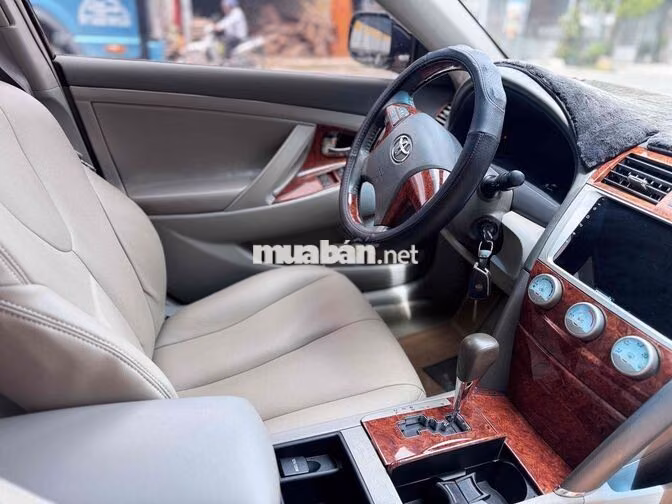 Toyota Camry 5 chỗ màu Đen