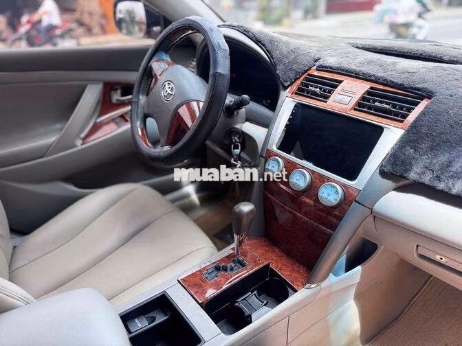 Toyota Camry 5 chỗ màu Đen