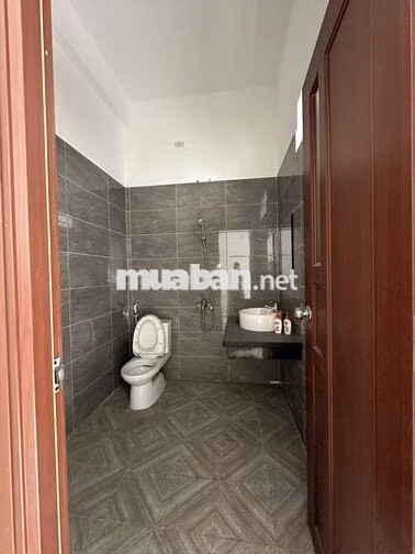 NHÀ 2 TẦNG MẶT TIỀN BÀU NĂNG- TRƯỚC BẾN XE