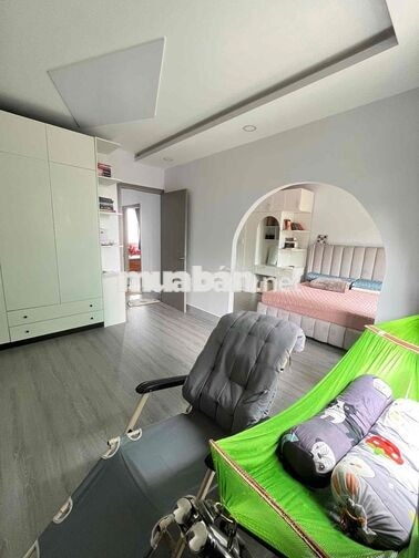 Bán Shophouse 224m2 đối diện căn hộ đang xây full nội thất giá 6 tỷ