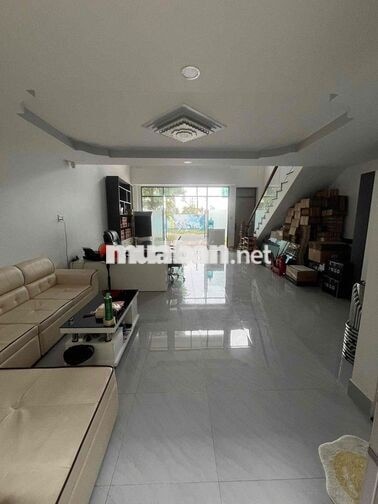 Bán Shophouse 224m2 đối diện căn hộ đang xây full nội thất giá 6 tỷ