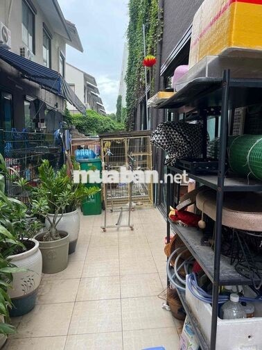 Bán Shophouse 224m2 đối diện căn hộ đang xây full nội thất giá 6 tỷ