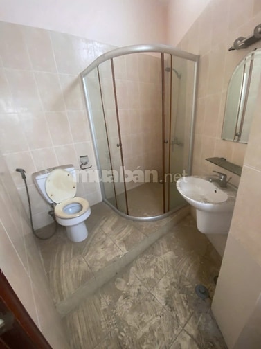 Cho thuê nhà HXH Nguyễn Đình Chiểu, Q1, 186m2, mt 7m, 4 tầng, 4PN