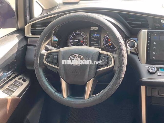 Toyota Innova 2.0G 2022 Bạc 50.000km