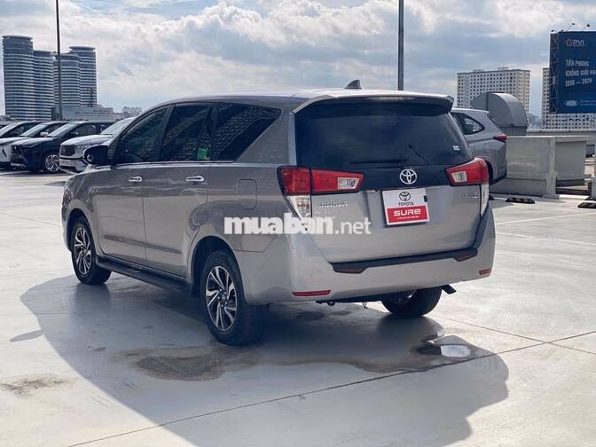 Toyota Innova 2.0G 2022 Bạc 50.000km