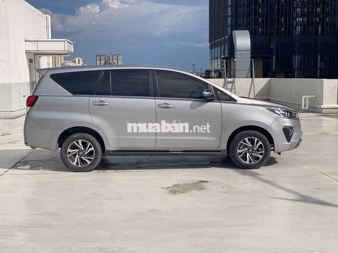 Toyota Innova 2.0G 2022 Bạc 50.000km