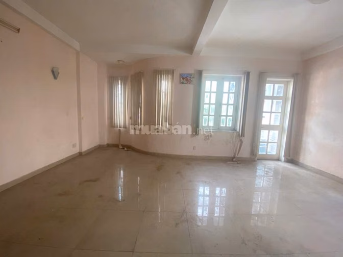 Cho thuê nhà HXH Nguyễn Đình Chiểu, Q1, 186m2, mt 7m, 4 tầng, 4PN