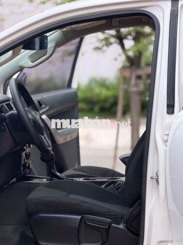Ford Ranger XLS 4x2 AT 2019 Trắng