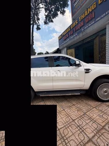 Ford Everest Titanium Turbo 2.0 2022 Máy dầu Trắng