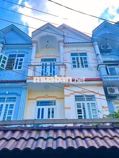Nhà sổ sẵn công chứng sang tên nhà 3 tầng 4 phòng ngủ