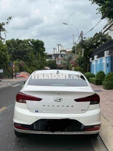 Hyundai Elantra 2021 Số tự động Trắng