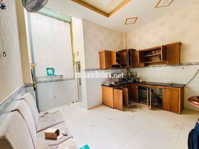 Nhà sổ sẵn công chứng sang tên nhà 3 tầng 4 phòng ngủ