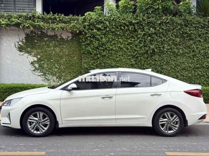 Hyundai Elantra 2021 Số tự động Trắng