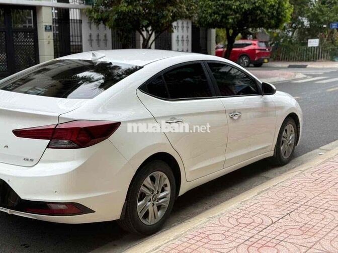 Hyundai Elantra 2021 Số tự động Trắng