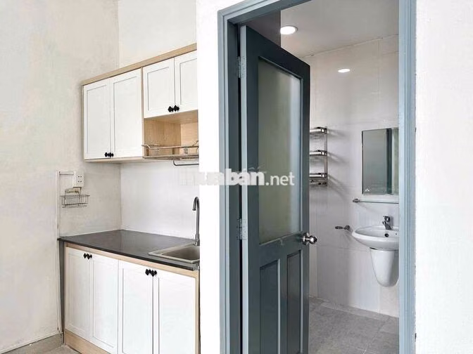 CHO THUÊ CHDV 30m2 NỘI THẤT TIỆN NGHI NGAY TOÀ NHÀ VIETTEL