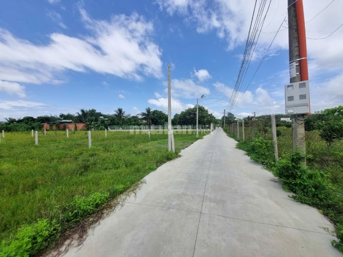 165m2 thổ cư. Cách SG 60km. Giữa 2KCN lớn. 410tr