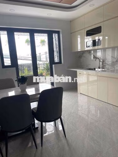 nhà mới 100% đường số 4 phường Bình Hưng Hoà