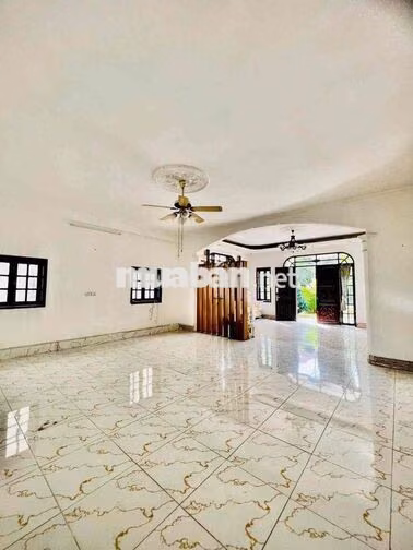 Cho Thuê Nguyên Căn Biệt Thự DT 500m2 1Trệt 2Lầu 5Pn 5Wc Hồ Bơi Tenic