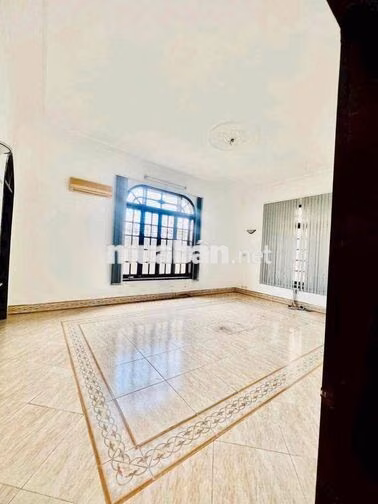 Cho Thuê Nguyên Căn Biệt Thự DT 500m2 1Trệt 2Lầu 5Pn 5Wc Hồ Bơi Tenic