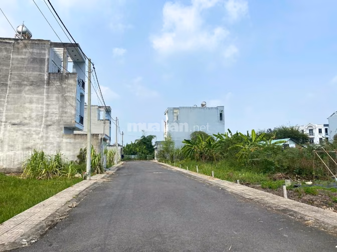 Tôi chính chủ, cần bán 1 Miếng đất ở đường Trường Lưu, Q.9 cũ