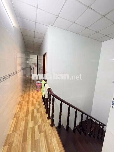 Nhà lầu mới đẹp 3 phòng KDC Long Thịnh