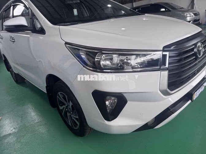 Toyota Innova 2.0E Trắng 7 chỗ Xăng