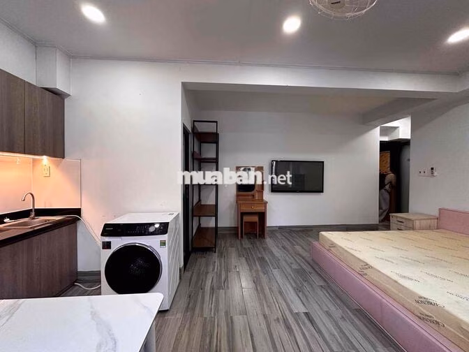 STUDIO MÁY GIẶT RIÊNG THANG MÁY NGAY UEH HUFLIT BÁCH KHOA