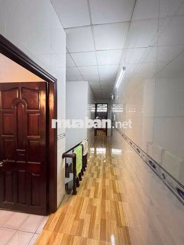 Nhà lầu mới đẹp 3 phòng KDC Long Thịnh