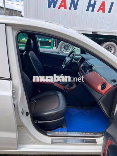 Hyundai i10 2017 sedan Số tự động Trắng