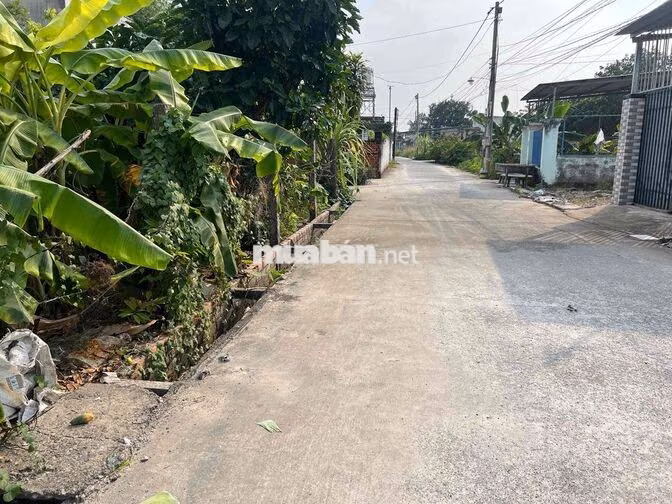 cần bán lô thổ cư 1 xẹc của DT763 xã suôi nho nha điểm xuống cao tốc