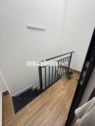 Nhà nguyên căn đường 3 tháng 2, 2PN full nội thất 11tr