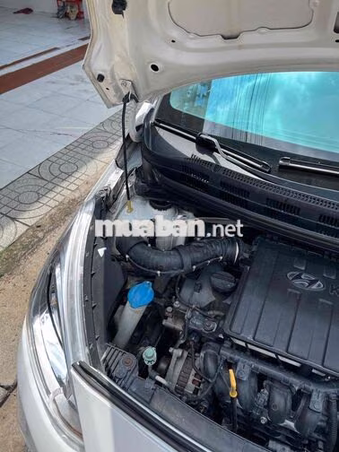 Hyundai i10 2017 sedan Số tự động Trắng