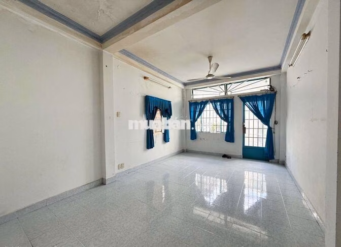🏡Nhà Đẹp GTốt Với Diện Tích Lớn 4.5M ×19M, Ngay Gần Mặt Tiền Quận 3.✅️
