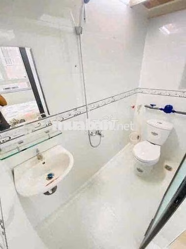 Sang chdv Q10 thuê 50tr lời 35tr sang 6xx