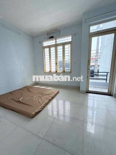 cho thuê nhà Thạnh xuân 22 mặt tiền đường dt 4,5x18m 1 lầu 2 phòng ngu