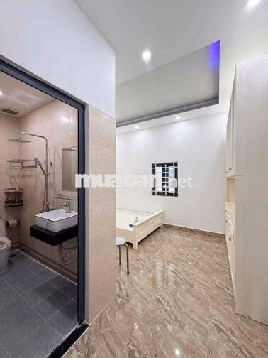 Cho thuê nhà Có nội thất gần ngã tư ga 2 lầu 4 phòng ngủ