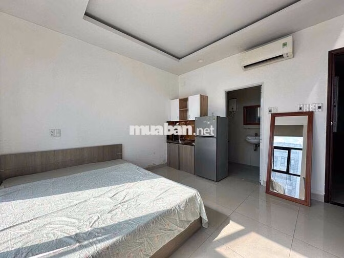 studio view kính ngay cầu Nguyễn Văn Cừ gần đh Sư Phạm, Sài Gòn, KHTN
