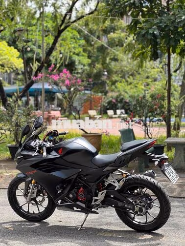 Honda CBR150R 2021 Đen 3.200km, có giao lưu xe.