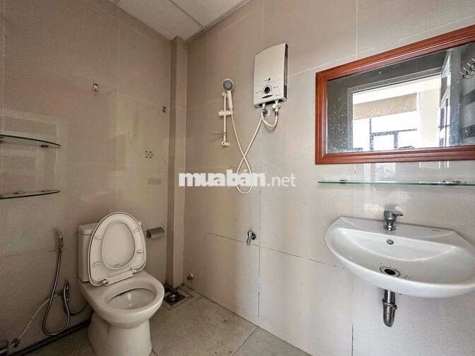 studio view kính ngay cầu Nguyễn Văn Cừ gần đh Sư Phạm, Sài Gòn, KHTN