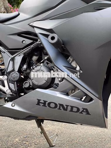 Honda CBR150R 2021 Đen 3.200km, có giao lưu xe.