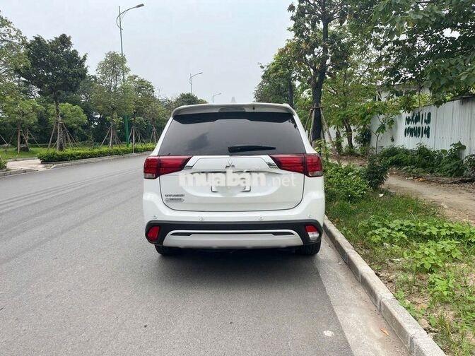 Mitsubishi Outlander 2.0 CVT Premium 2020