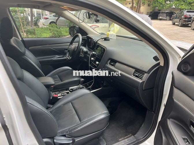 Mitsubishi Outlander 2.0 CVT Premium 2020