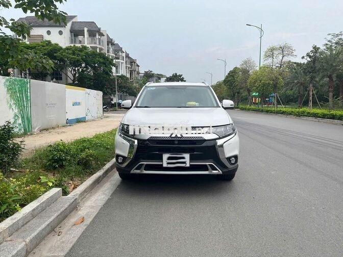 Mitsubishi Outlander 2.0 CVT Premium 2020