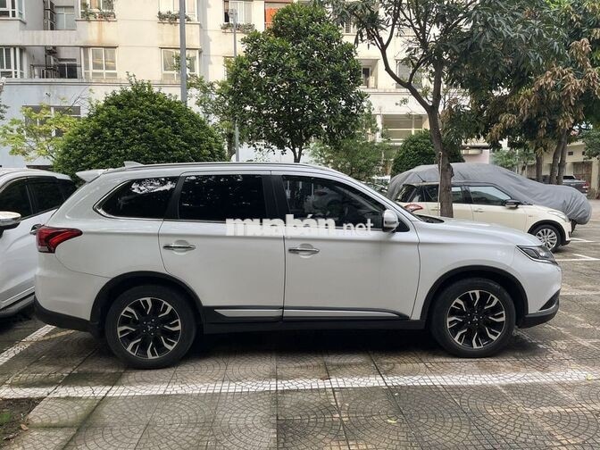 Mitsubishi Outlander 2.0 CVT Premium 2020