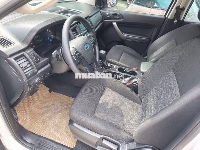 Ford Ranger XLS 2.2AT 2019 Trắng 100000 km