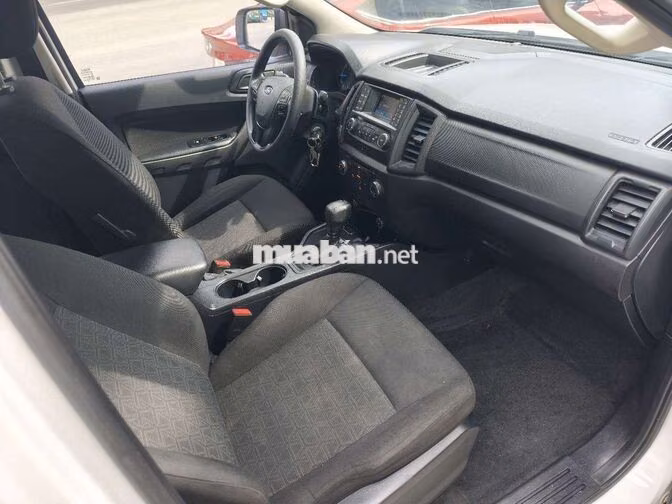 Ford Ranger XLS 2.2AT 2019 Trắng 100000 km